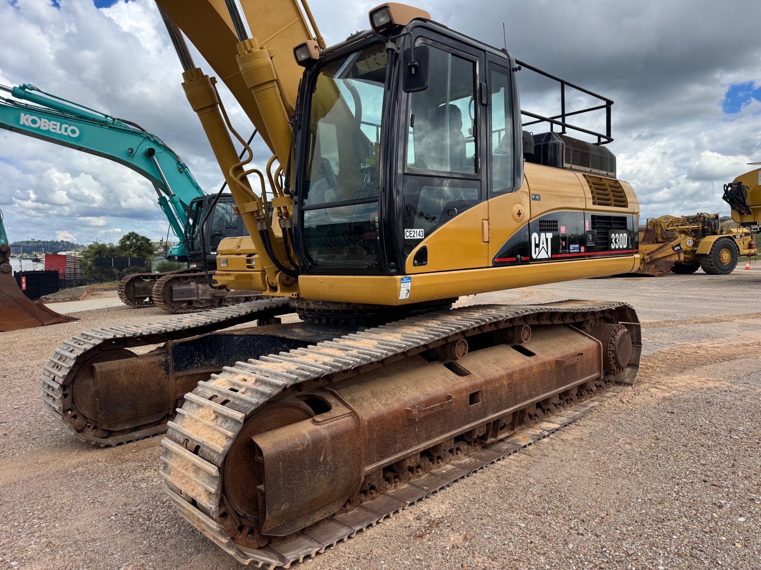 Caterpillar 330DL Excavator