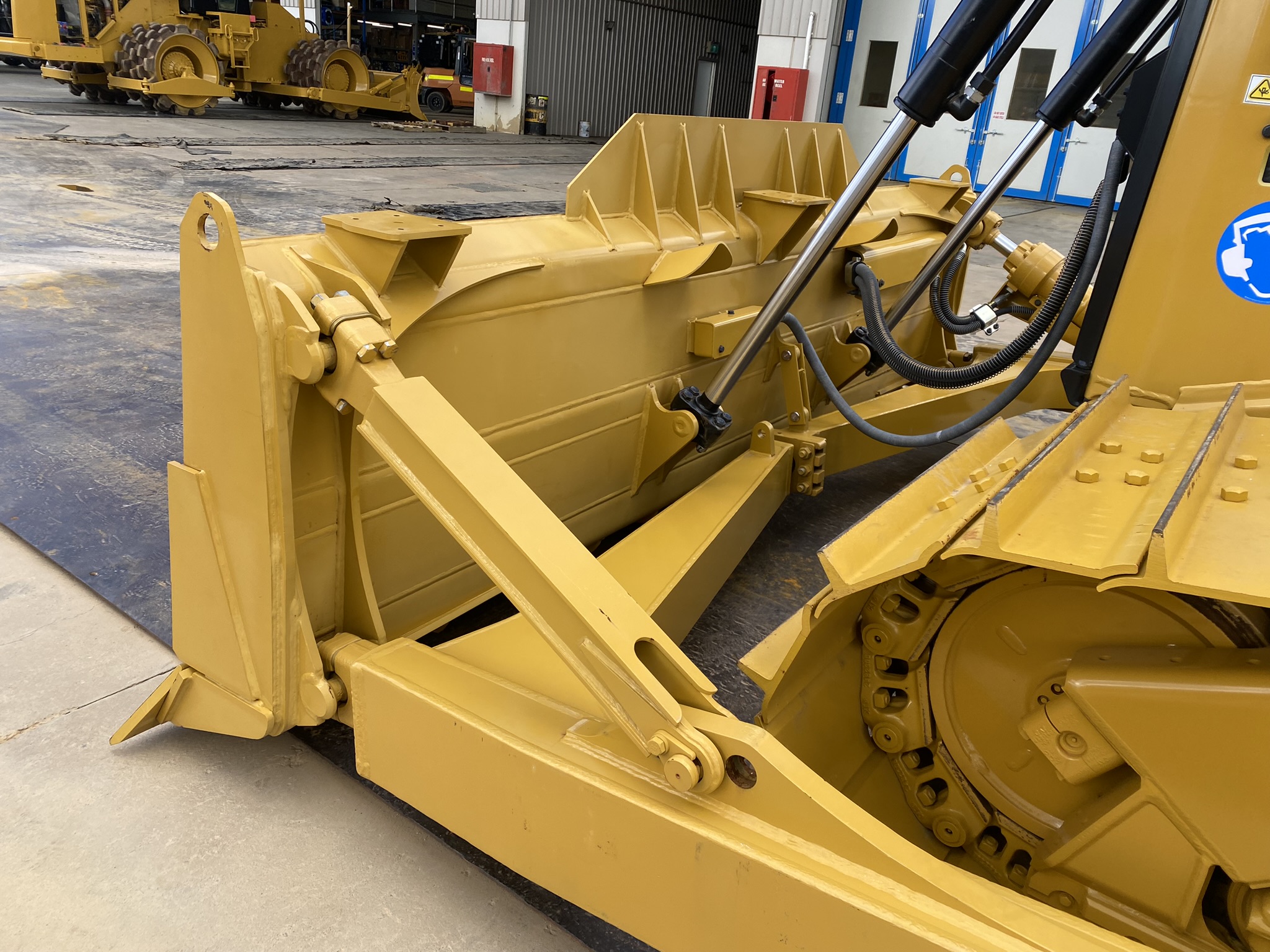 Caterpillar D6 LGP Dozer image 10