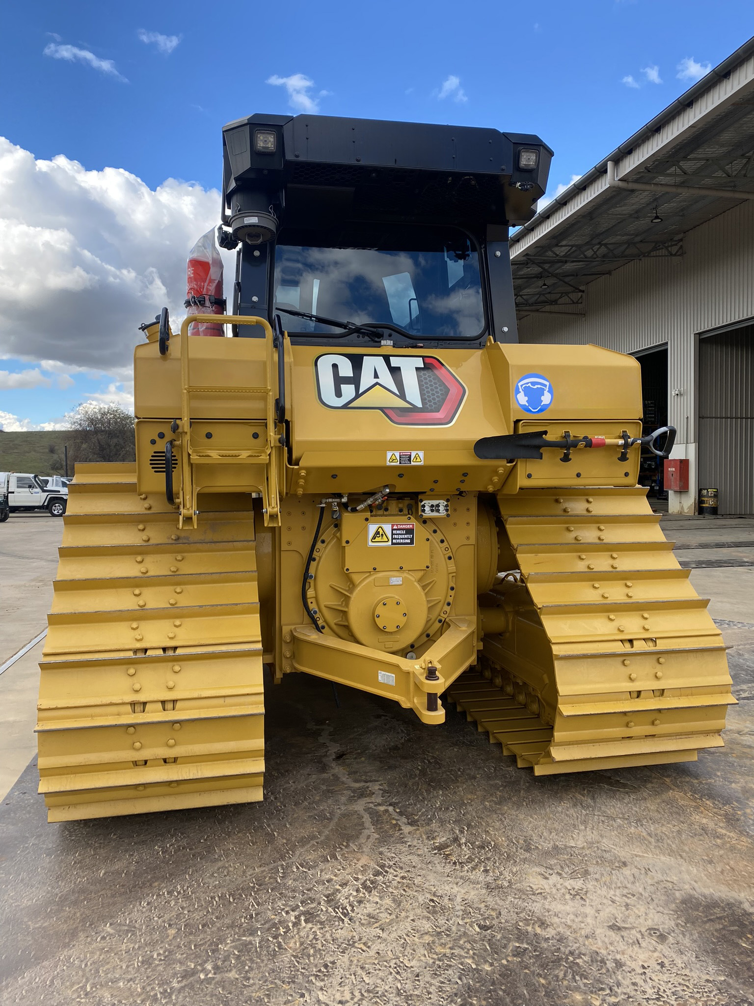 Caterpillar D6 LGP Dozer image 4