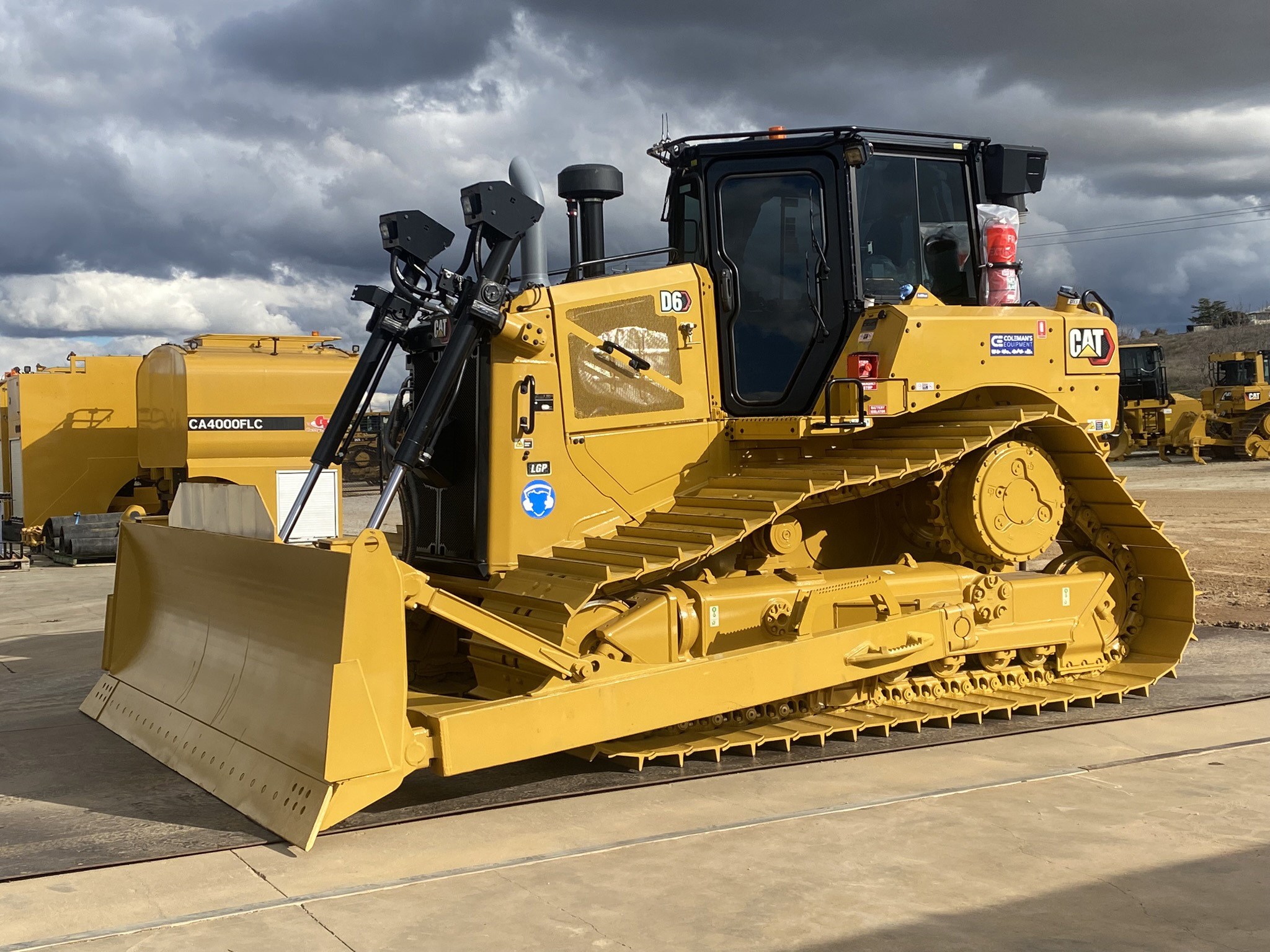 Caterpillar D6 LGP Dozer image 9