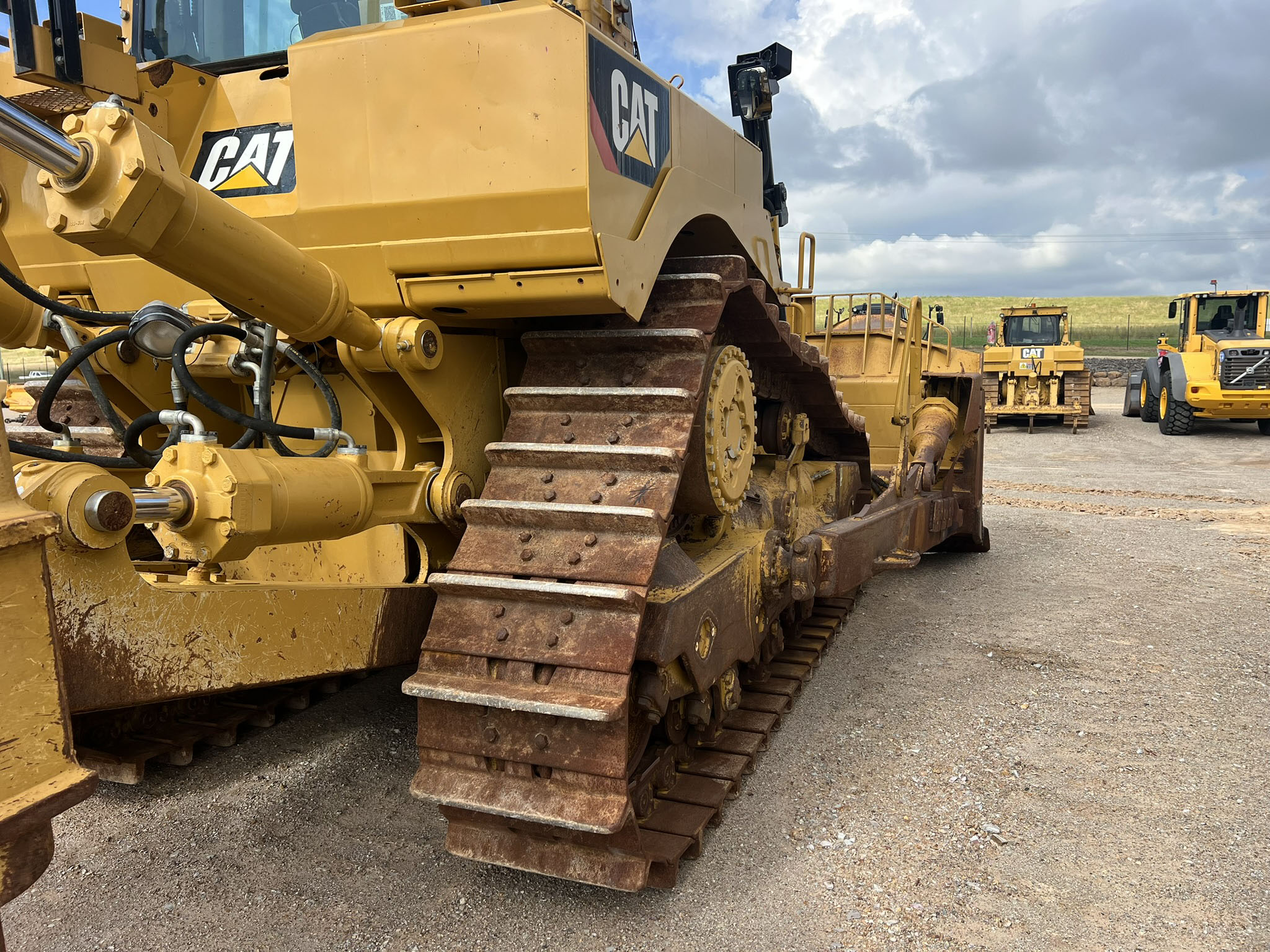 Caterpillar D8T Dozer image 4