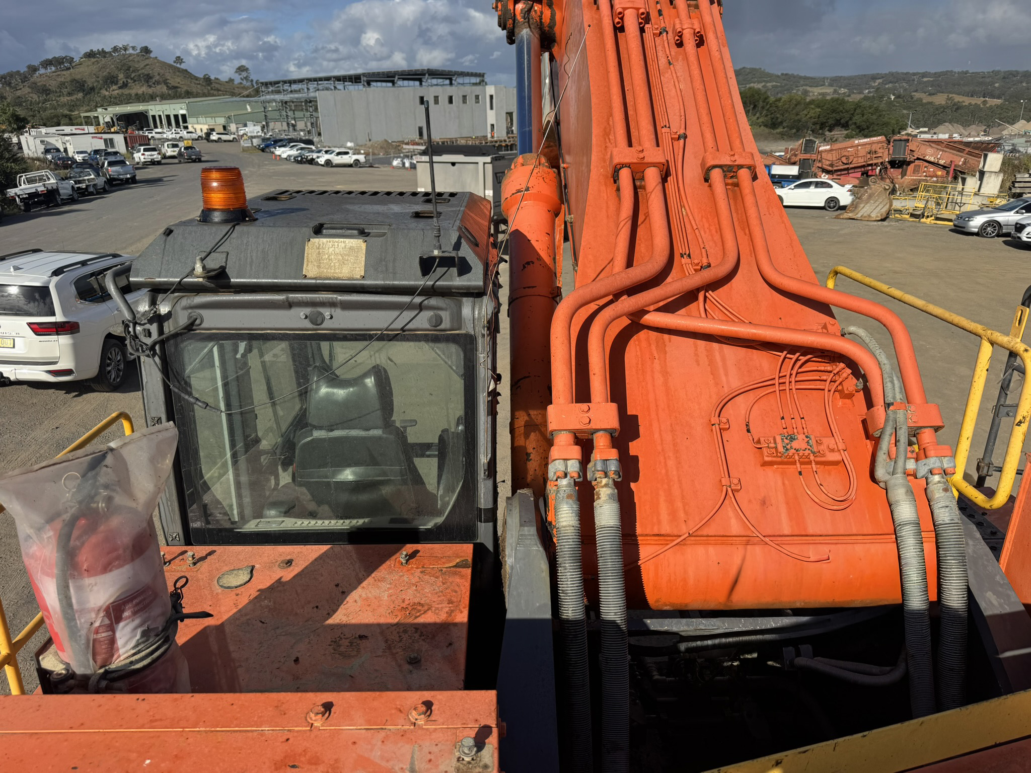 Hitachi ZX870LCH-3 Excavator image 8