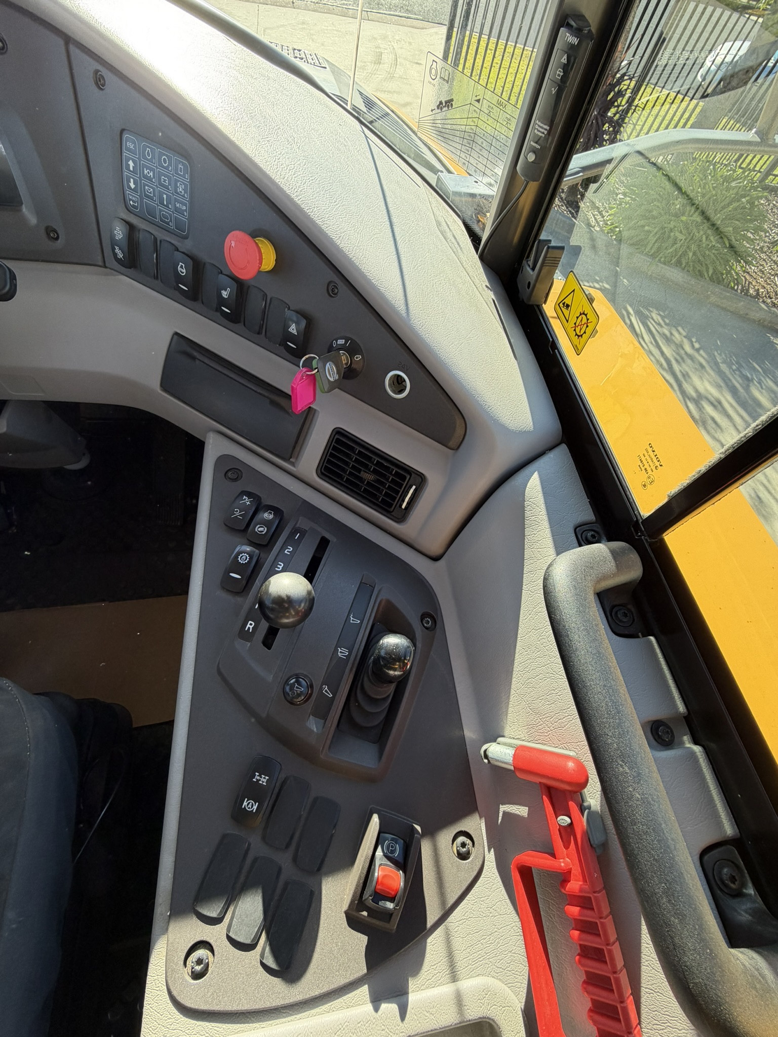 Volvo A30G Dump Trucks image 14