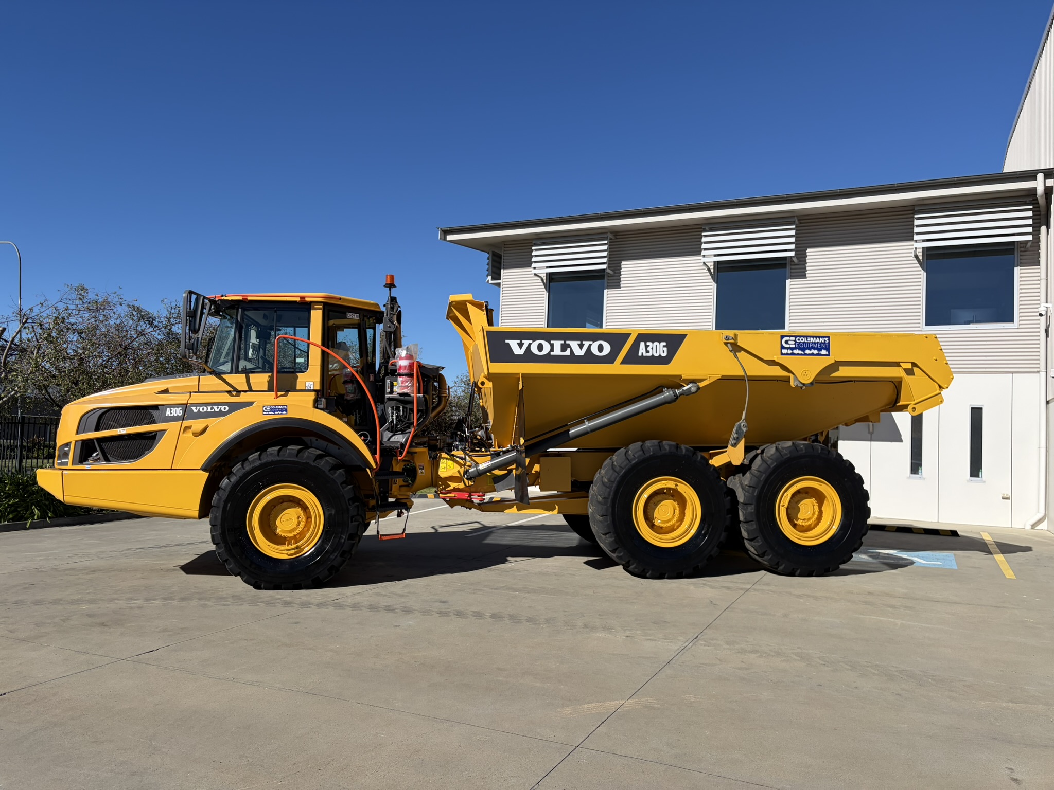 Volvo A30G Dump Trucks image 8