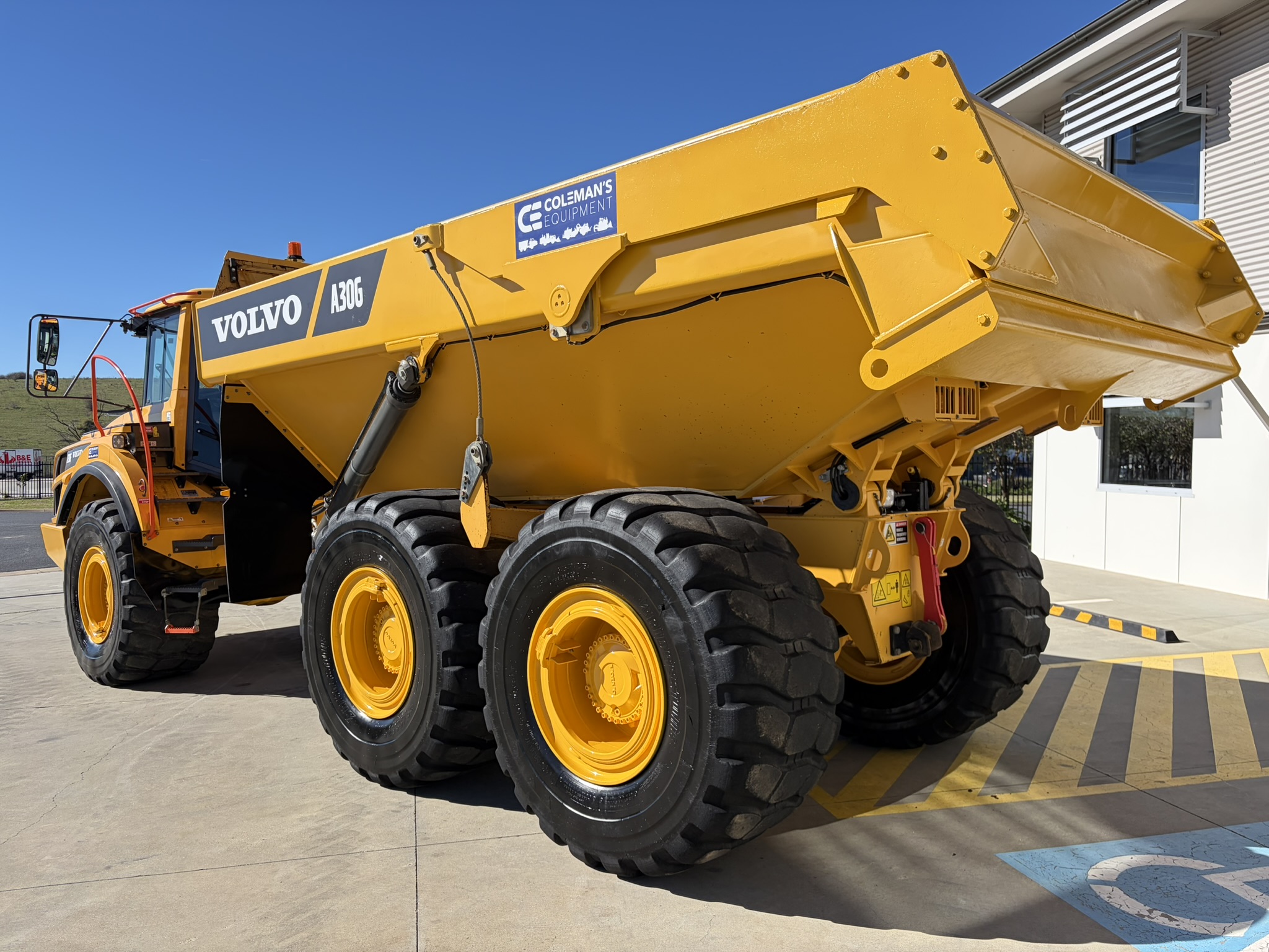 Volvo A30G Dump Trucks image 7