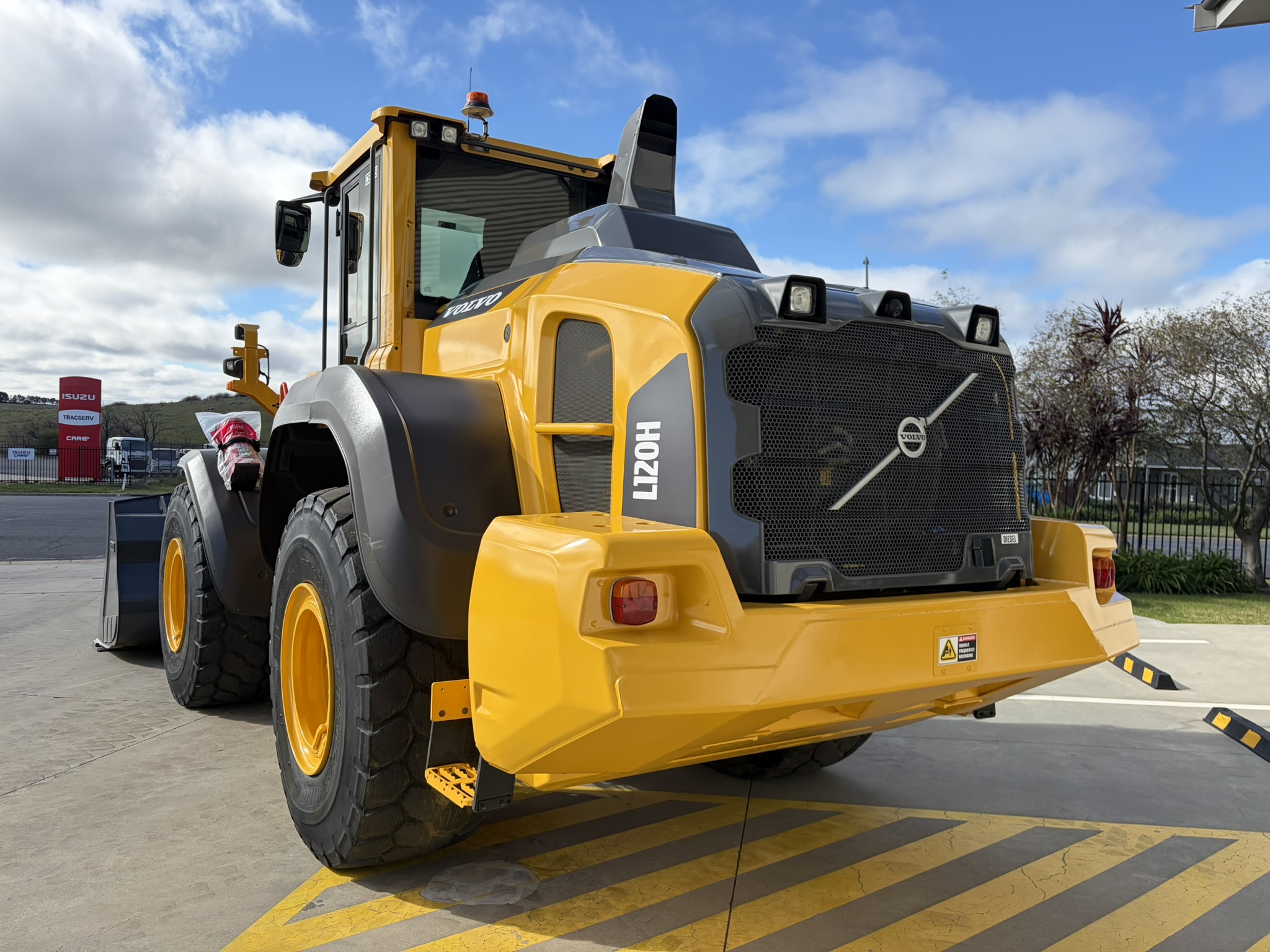 Volvo L120H Wheel Loader image 7