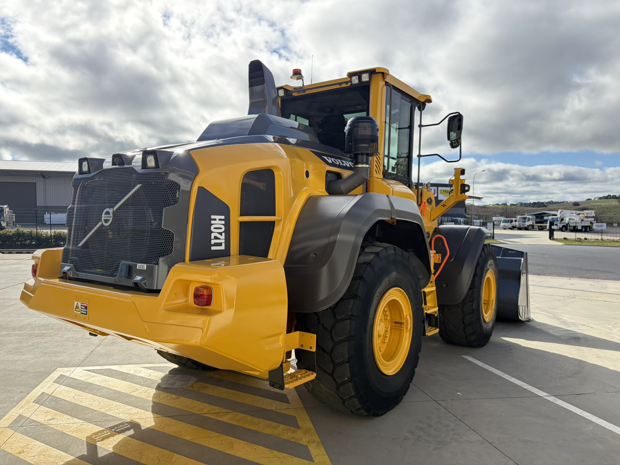 Volvo L120H Wheel Loader image 5