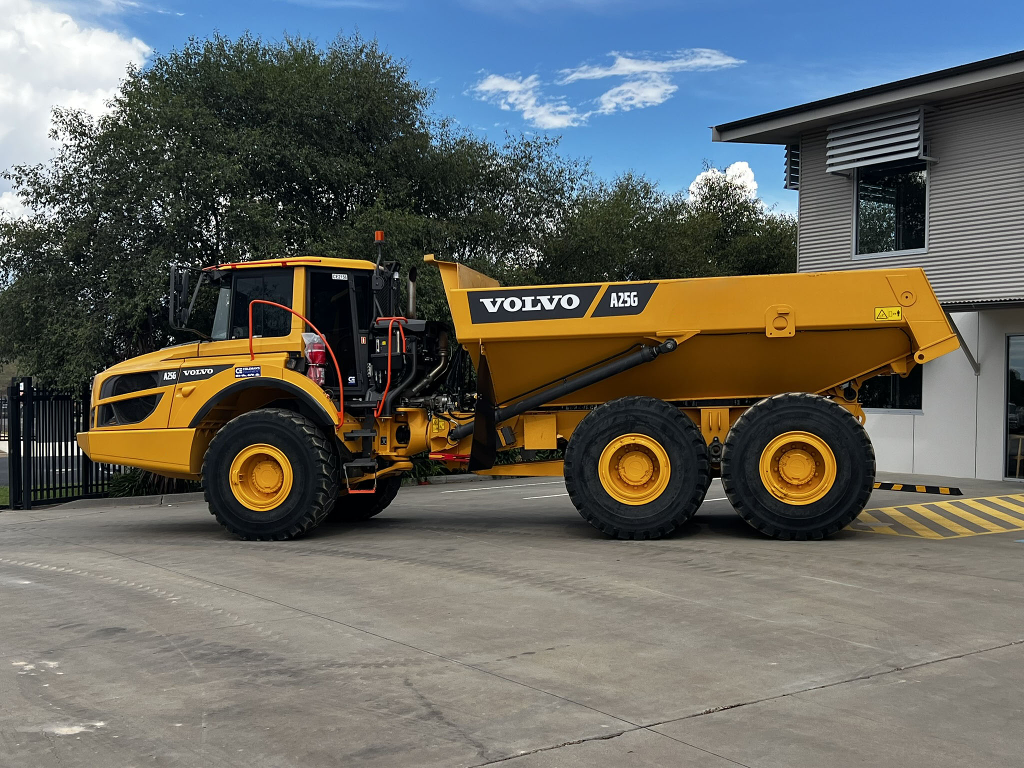 Volvo A25G Dump Trucks image 2