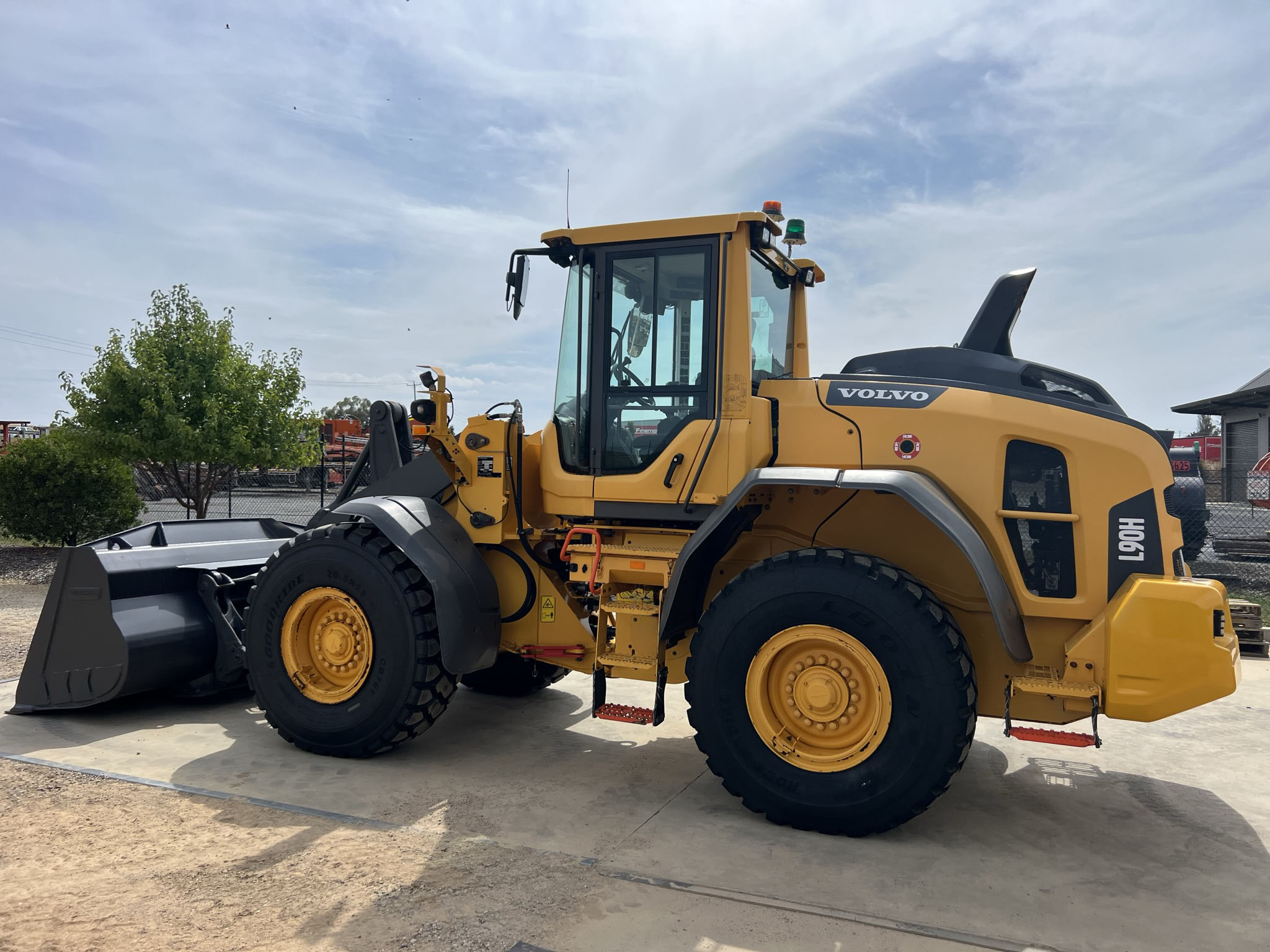 Volvo L90H Wheel Loader