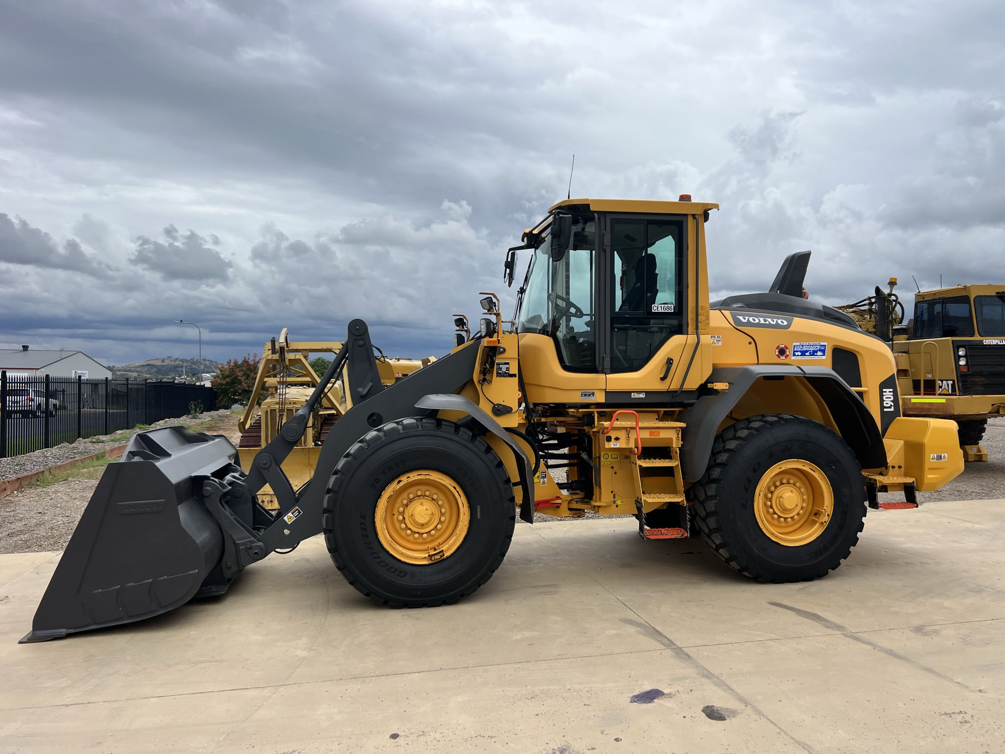 Volvo L90H Wheel Loader image 5