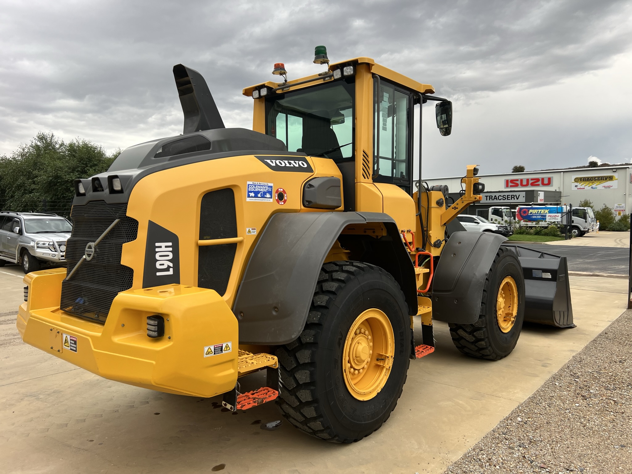 Volvo L90H Wheel Loader image 4
