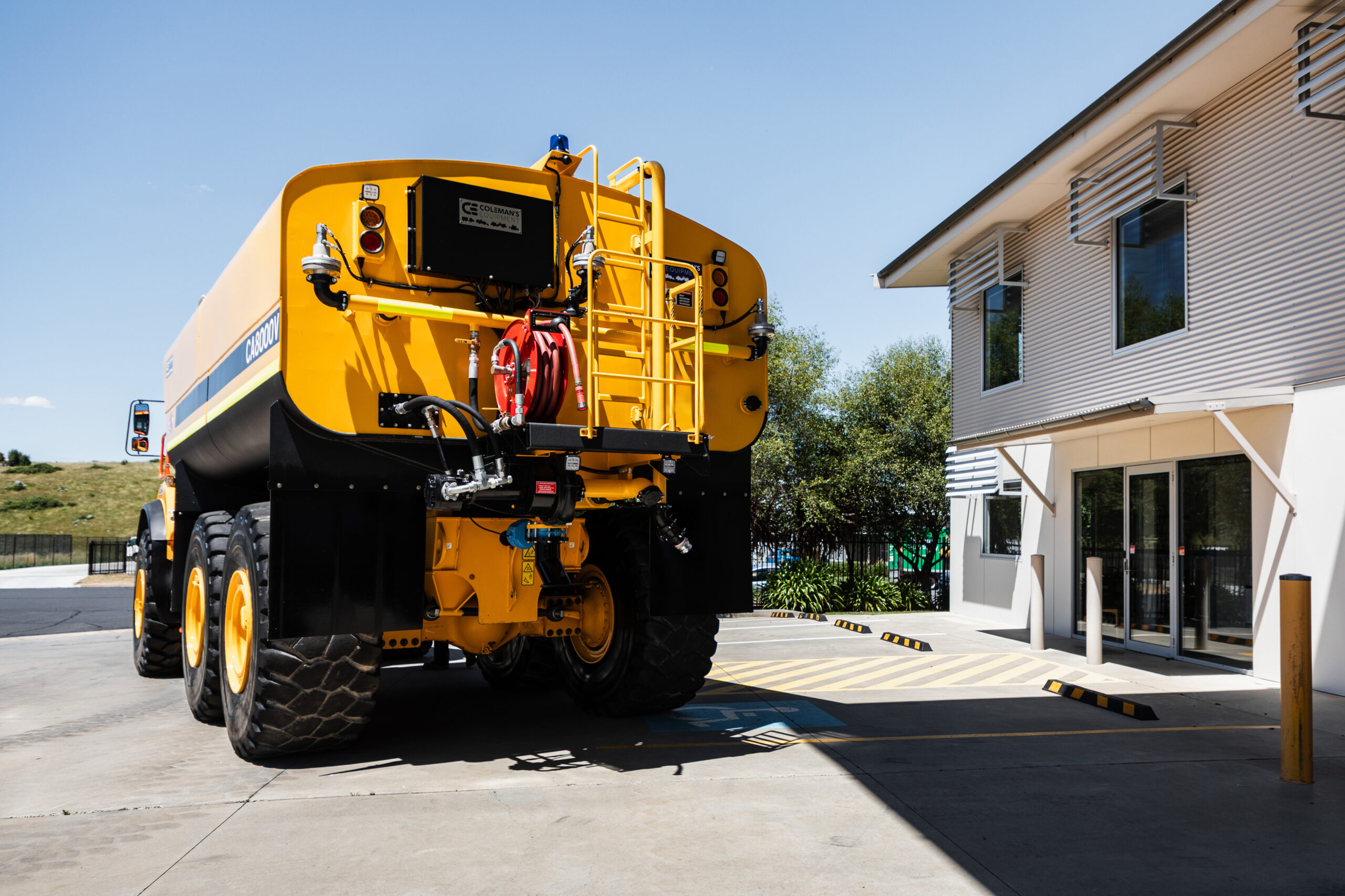 Volvo A40G Water Truck image 3