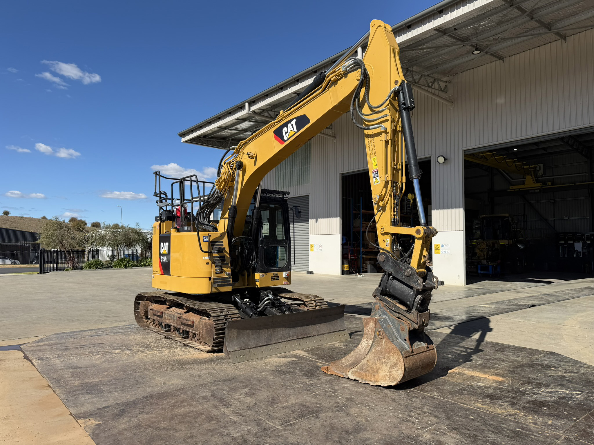 Caterpillar 315FLCR Excavator image 3