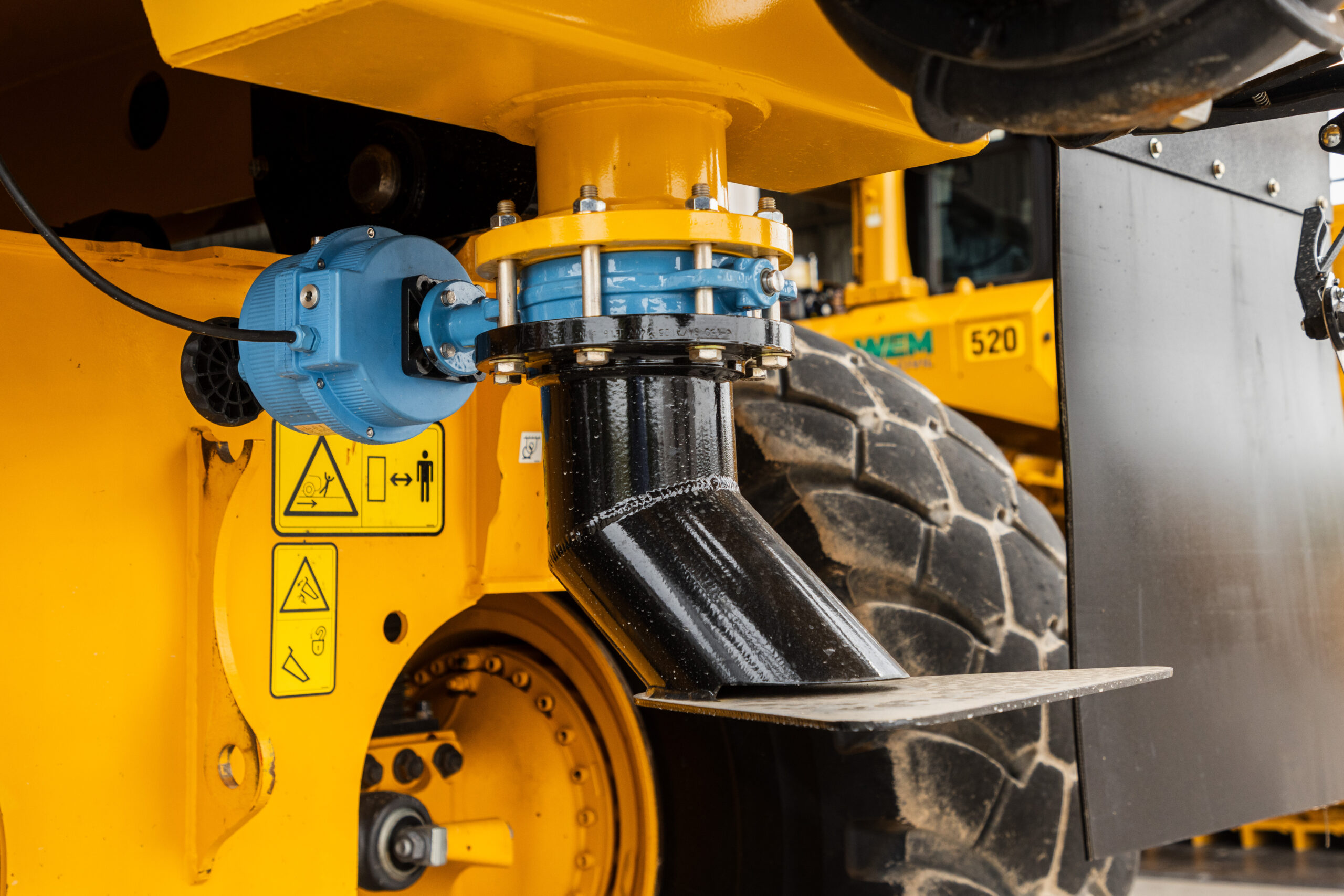 Volvo A40G Water Truck image 14