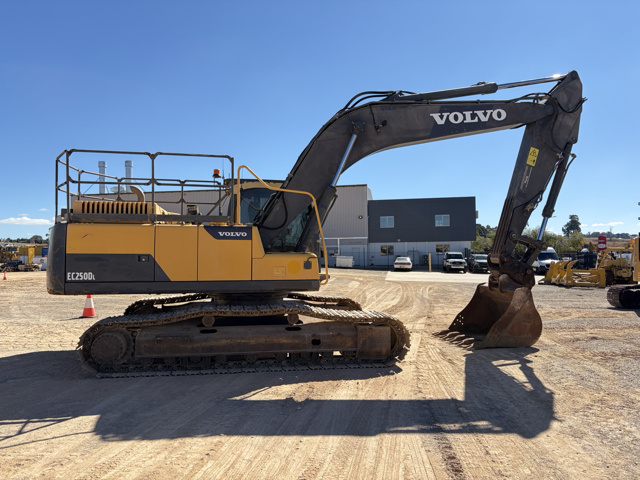Volvo EC250DL Excavator image 5