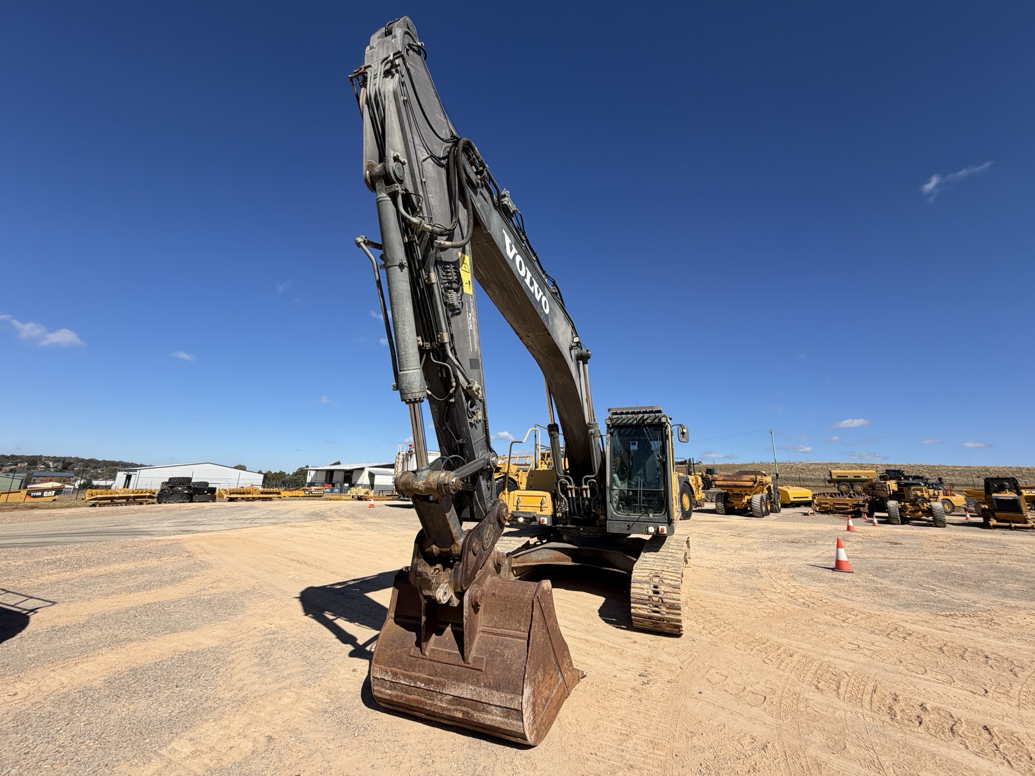 Volvo EC250DL Excavator image 7