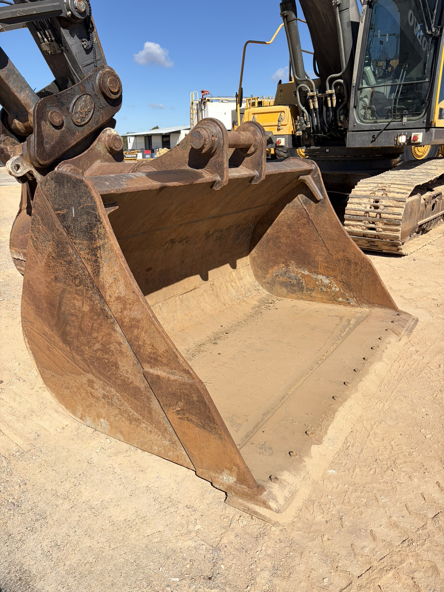 Volvo EC250DL Excavator image 13