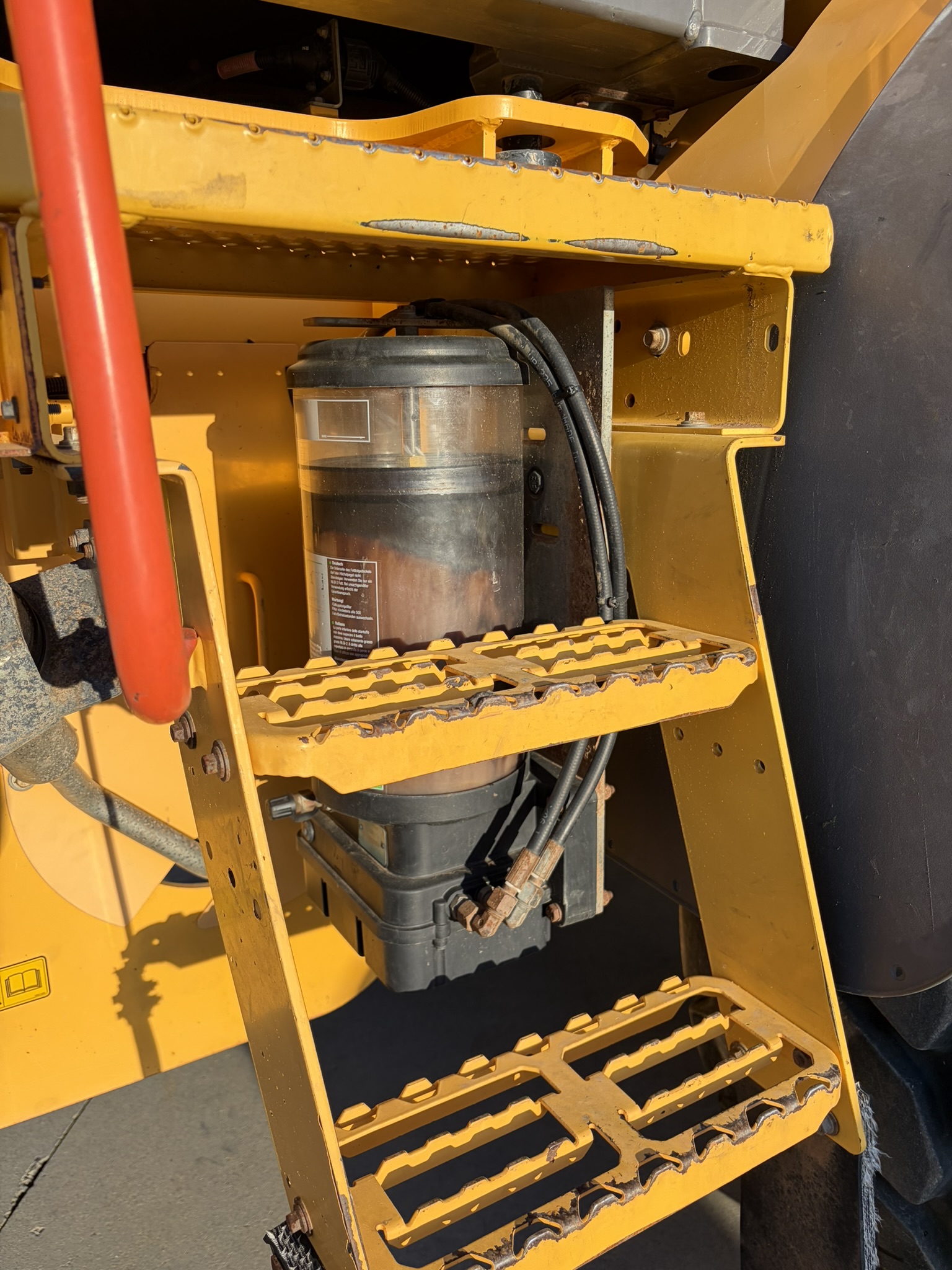 Volvo L90F Wheel Loader image 11