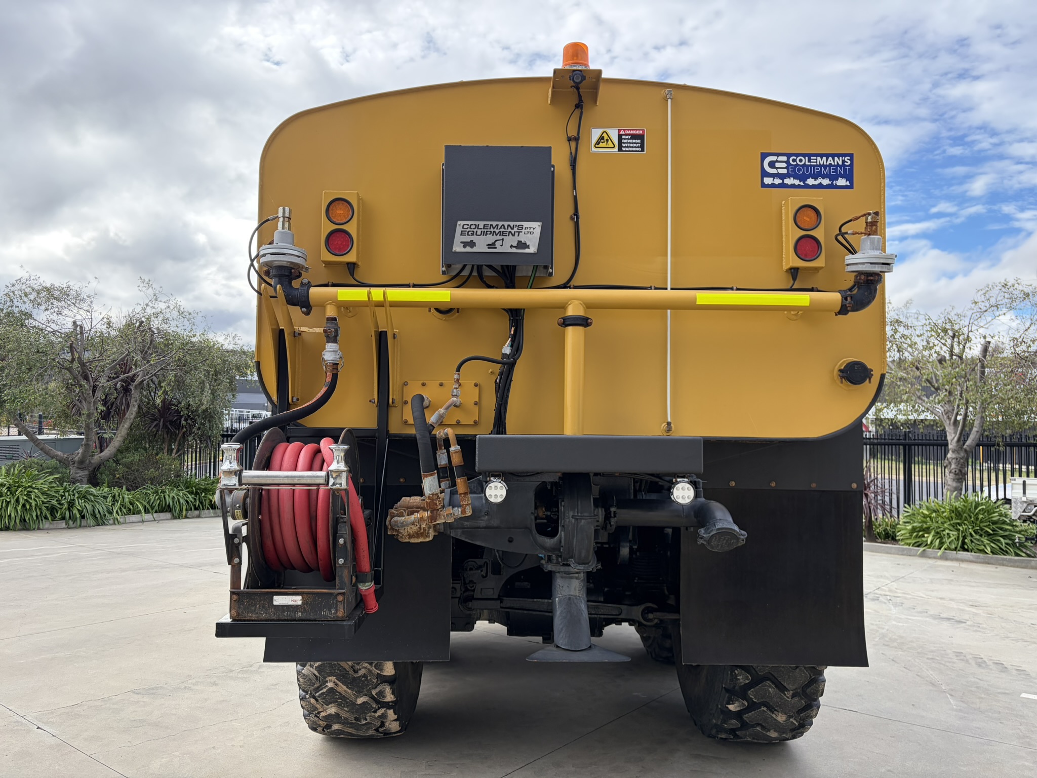 Caterpillar 730C2 Water Truck image 6
