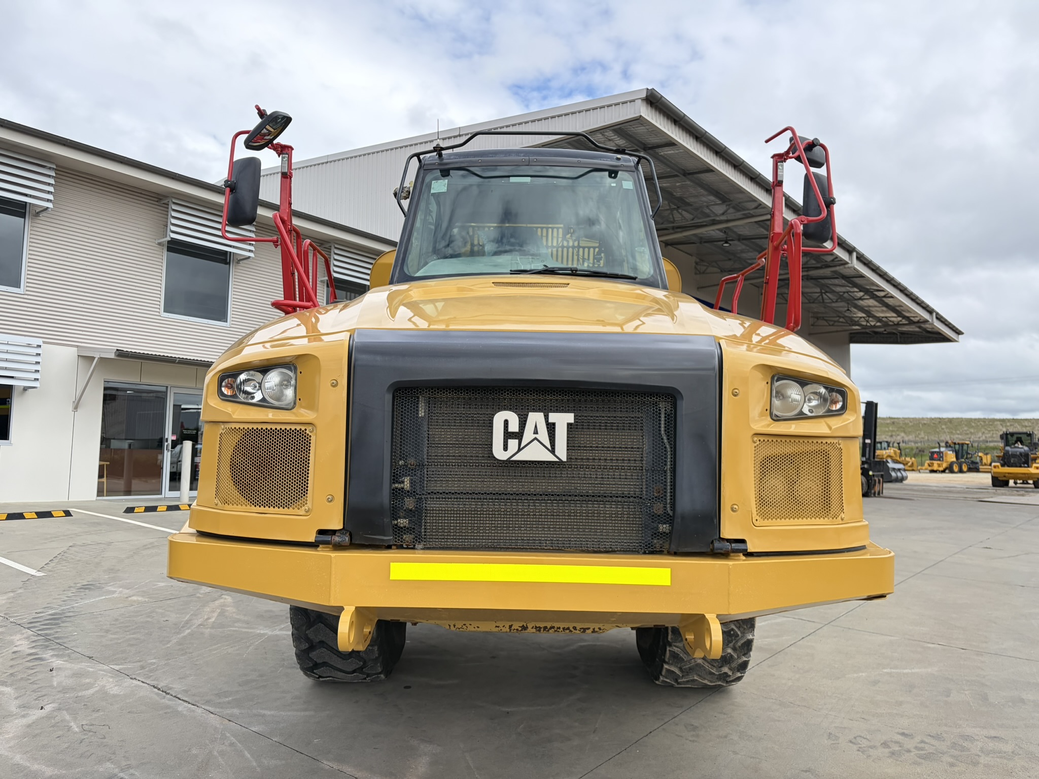 Caterpillar 730C2 Water Truck image 2
