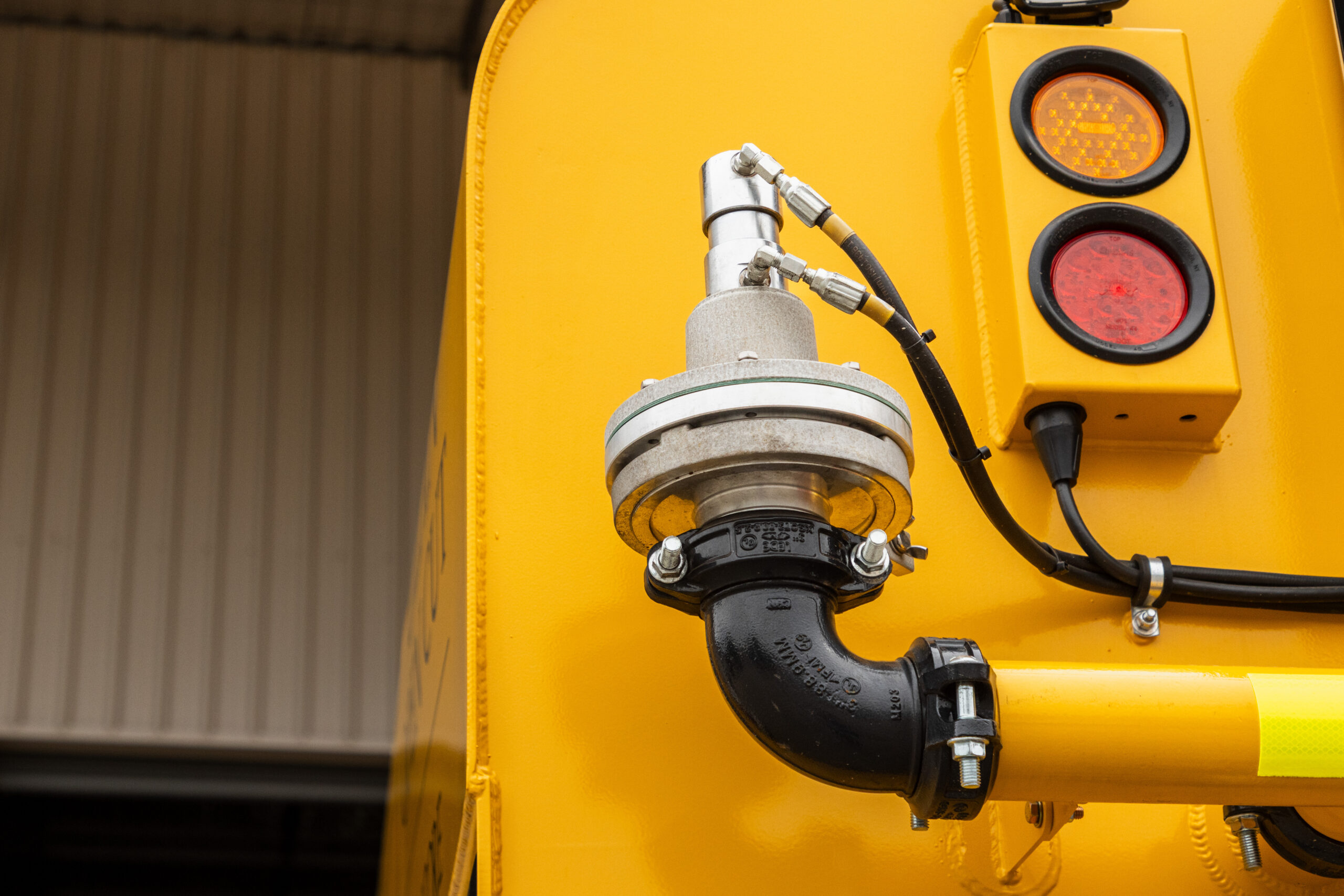 Volvo A40G Water Truck image 15
