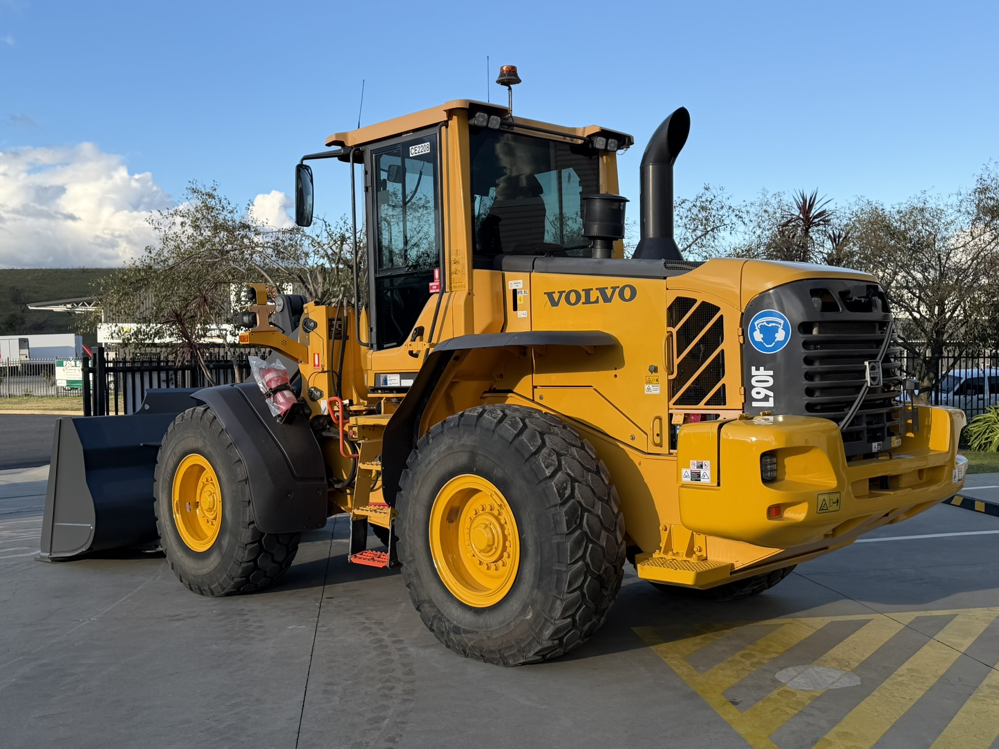 Volvo L90F Wheel Loader image 7