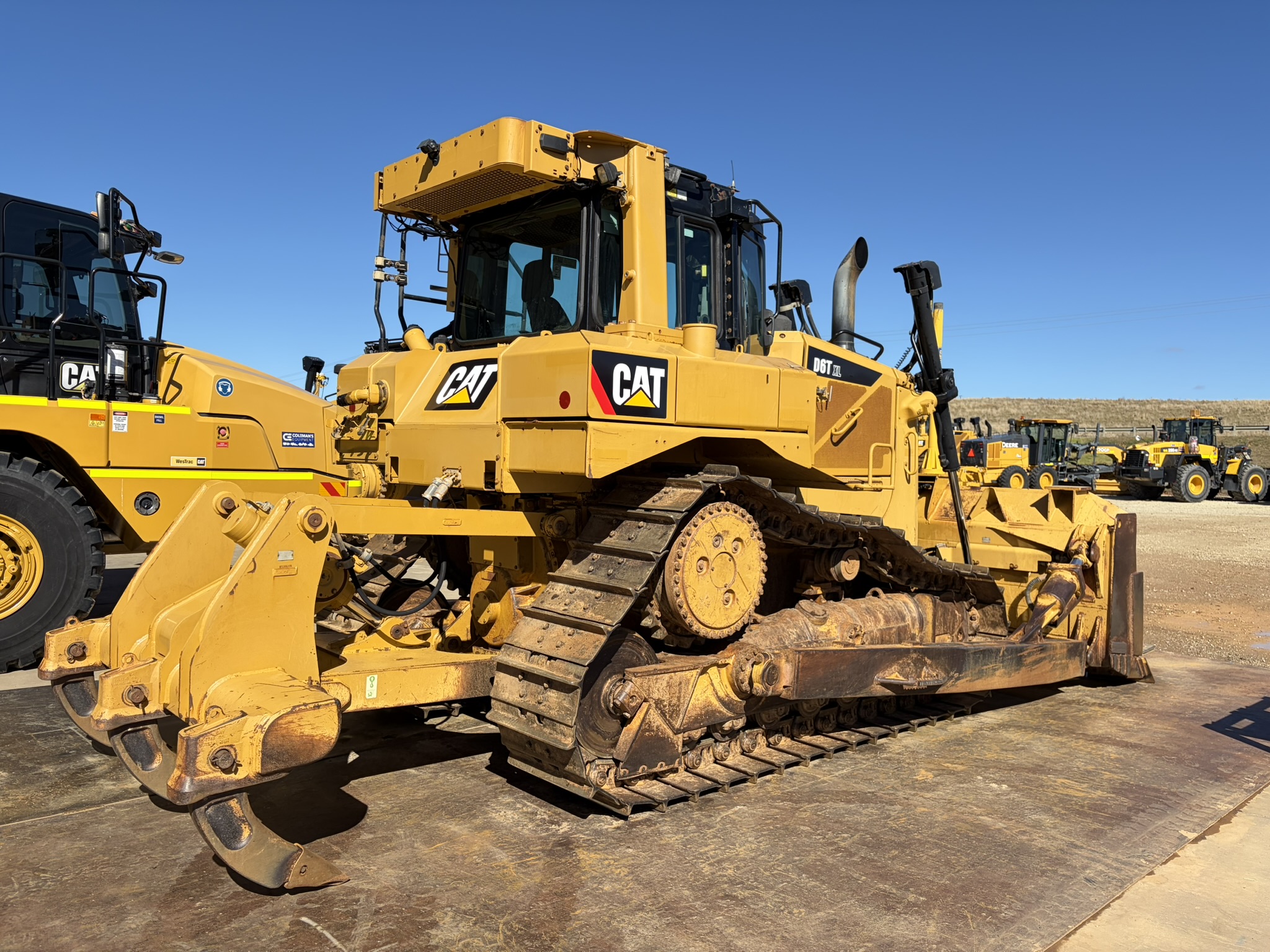 Caterpillar D6T XL Dozer image 7