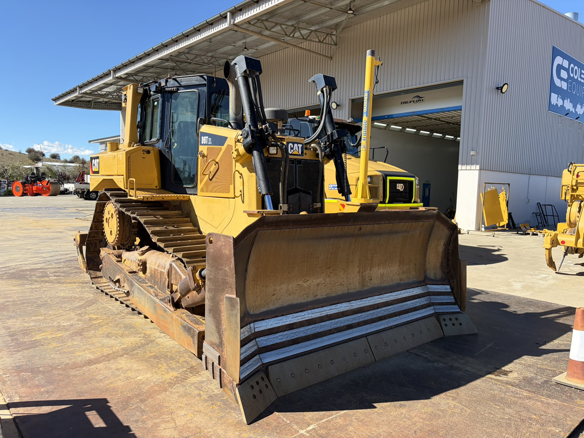 Caterpillar D6T XL Dozer image 6