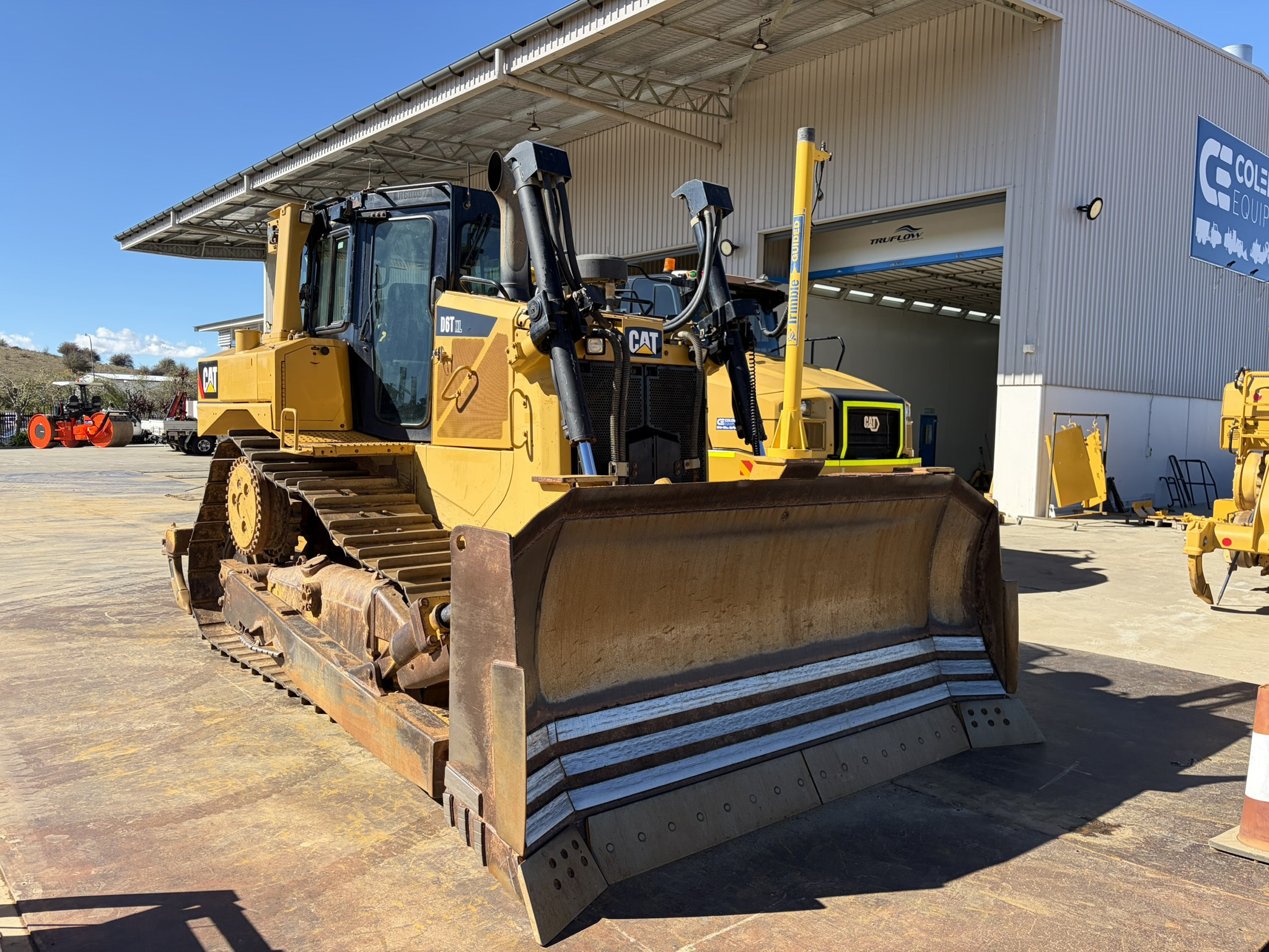 Caterpillar D6T XL Dozer image 13