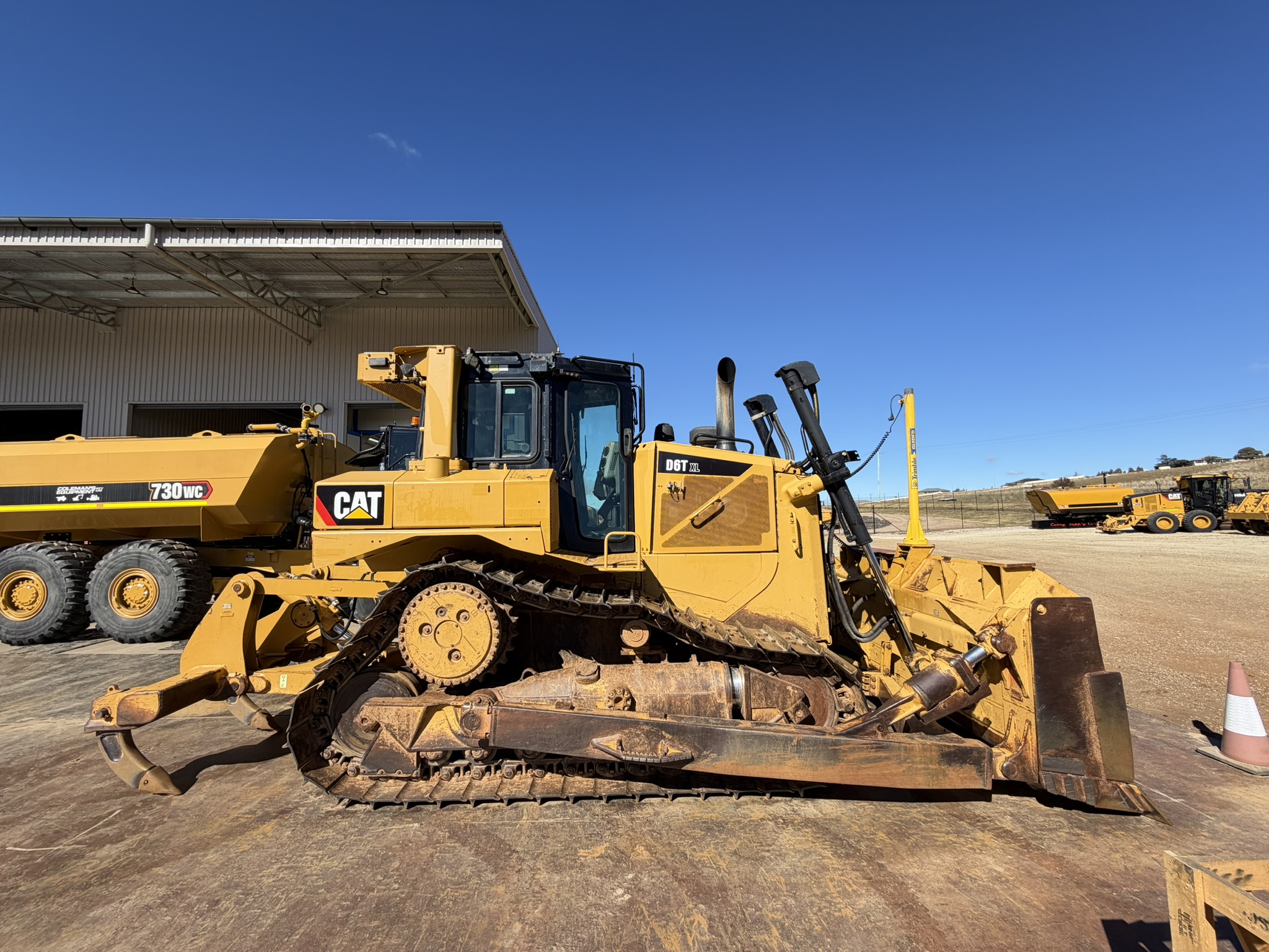 Caterpillar D6T XL Dozer image 5
