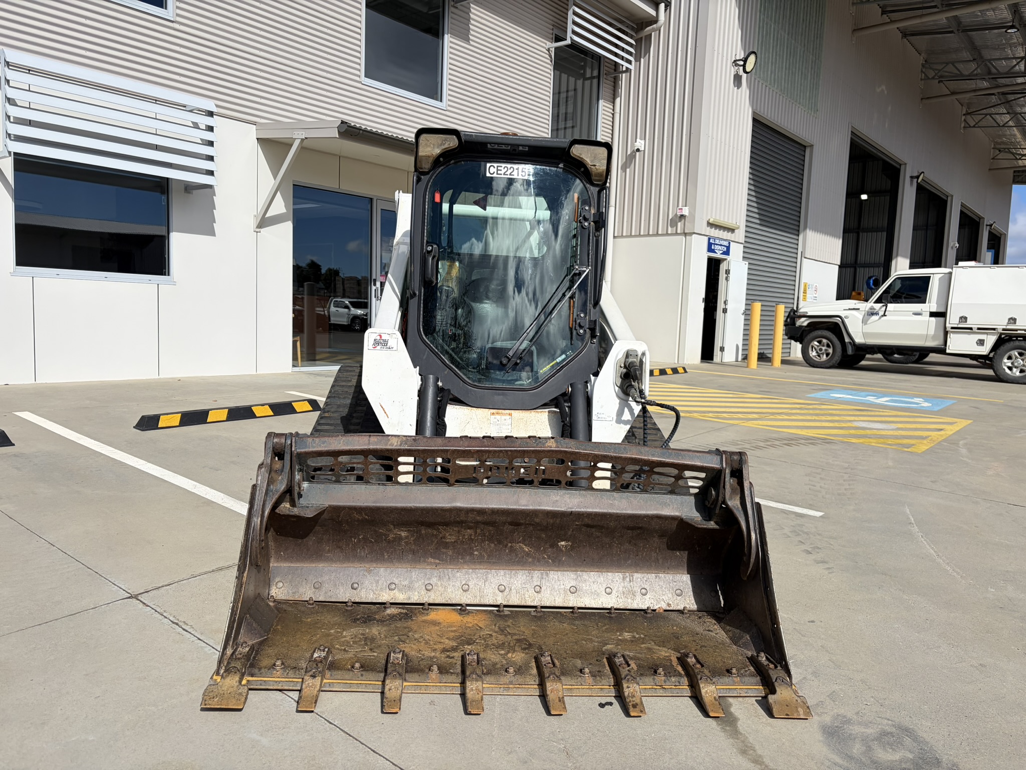 Bobcat T595 Skid Steer image 15
