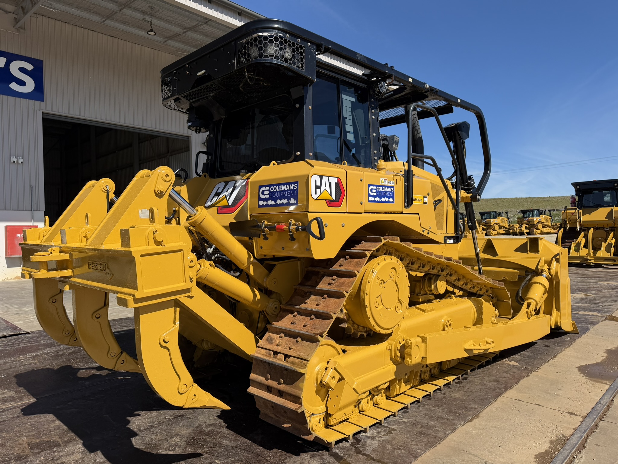 Caterpillar D6 Dozer image 3