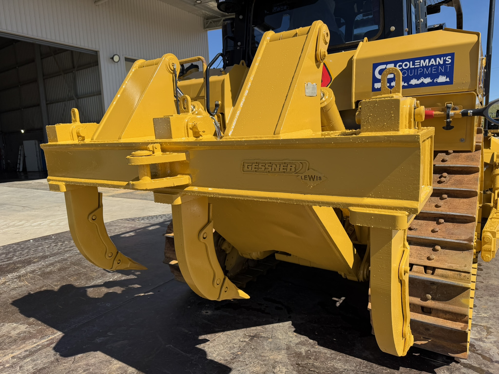 Caterpillar D6 Dozer image 4