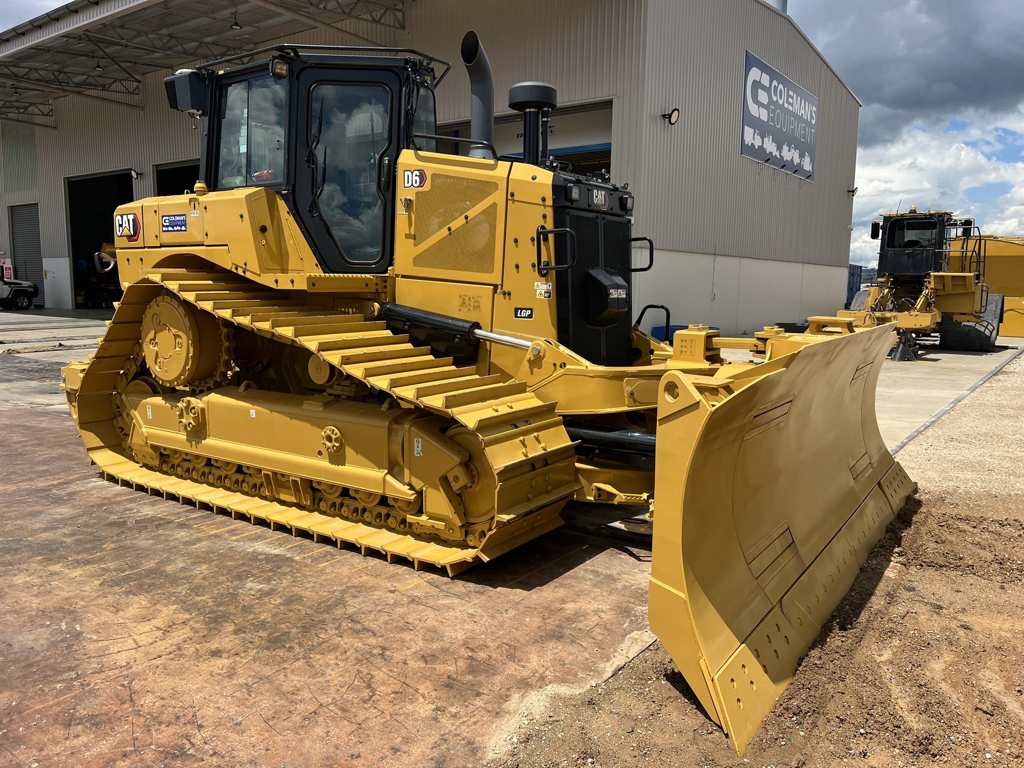 D6DOZER4 20250101 Caterpillar D6 LGP Dozers Dozer