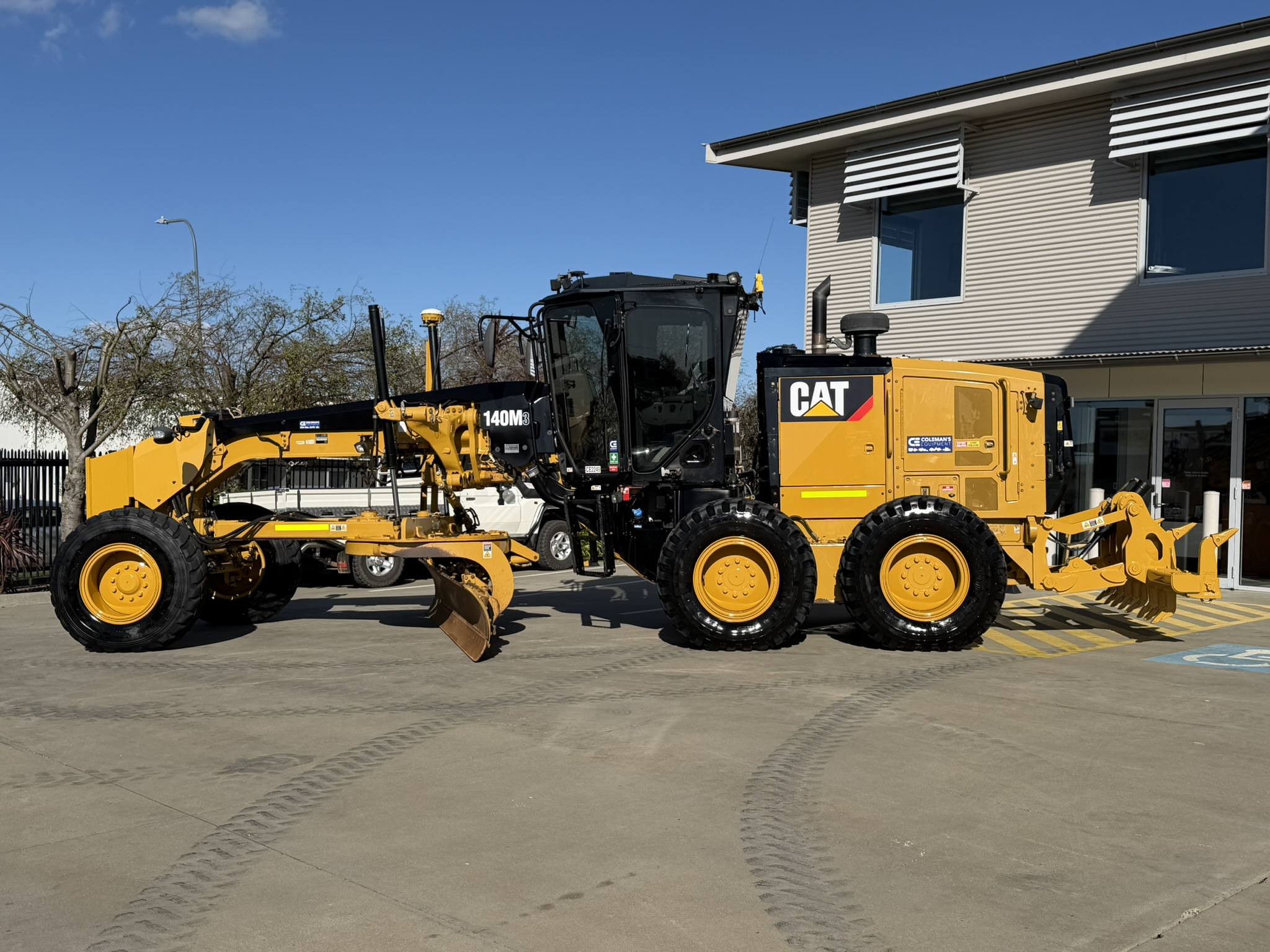 Caterpillar 140M3 Grader image 7