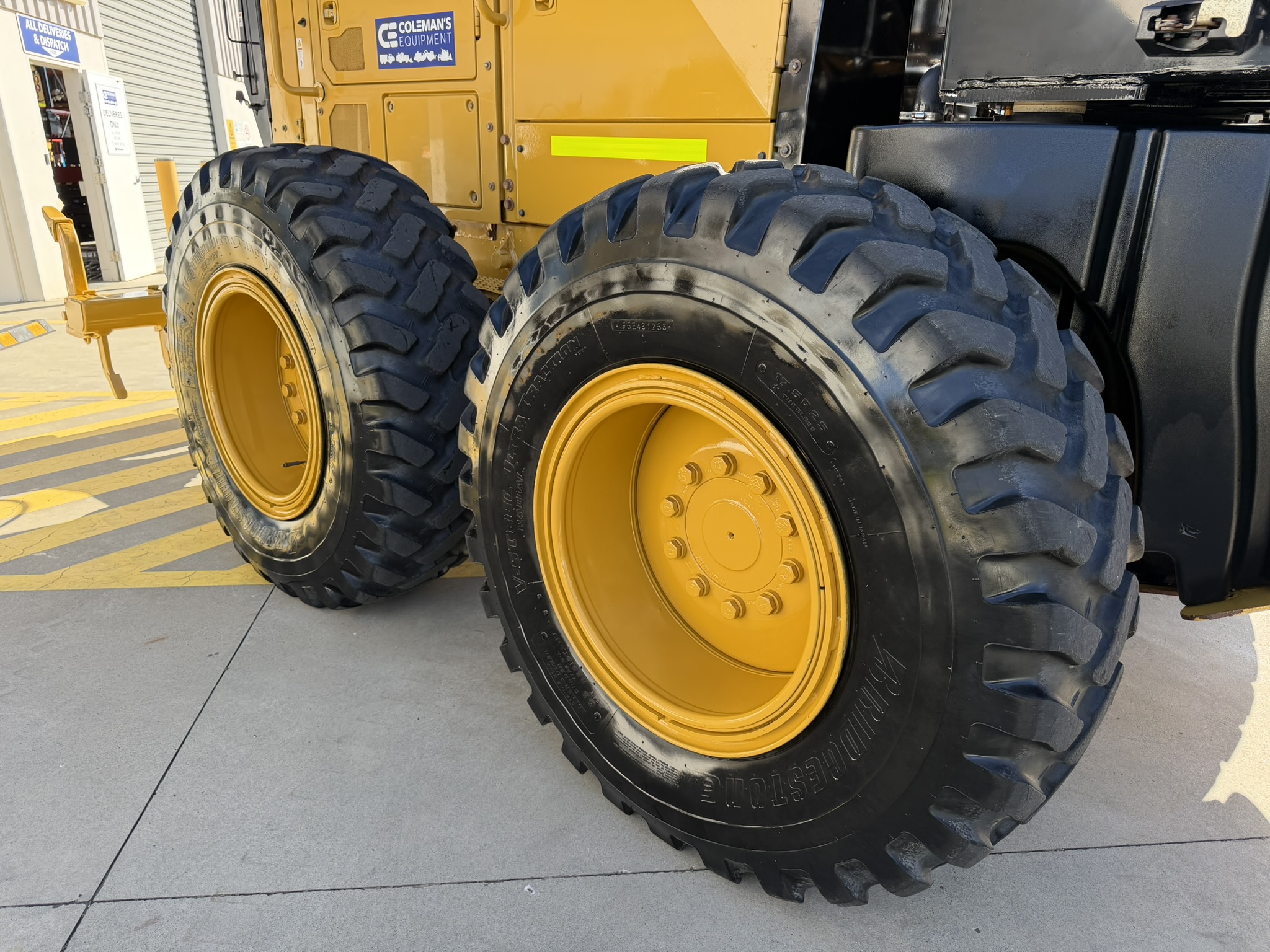 Caterpillar 140M3 Grader image 9
